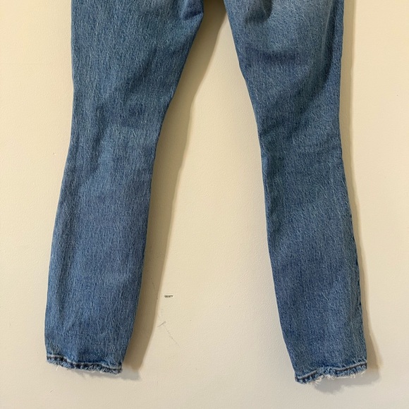 Abercrombie & Fitch The Skinny High Rise Medium Wash Distressed Denim Jean 000 - Picture 9 of 11